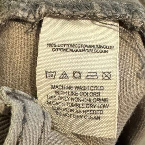 FREE PEOPLE Shark Bite Shorts Womens 26 Washed green Button Fly Frayed Trim - Picture 4 of 5